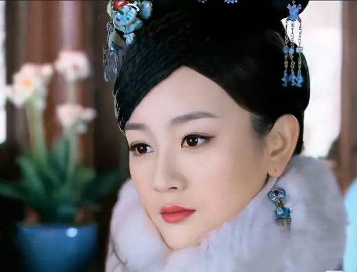 这个女明星真是让人震惊又感慨！
原本她踏踏实实的演戏，或许早在娱乐圈有一席之地，