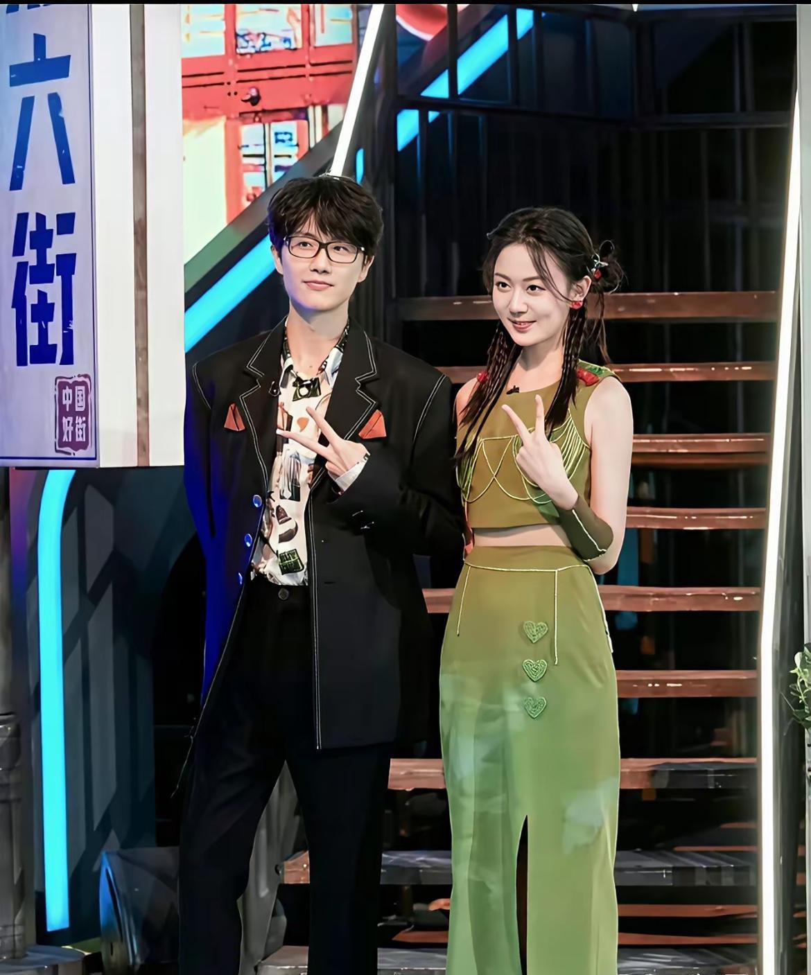事实证明，人有本事，什么样的好女孩都能找到。许嵩要结婚了，新娘冯禧比他小14岁了