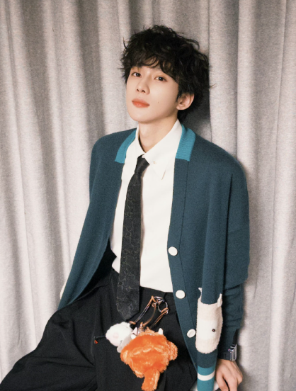 吴添豪为香港捐款10w 
还去献血了
人帅心善