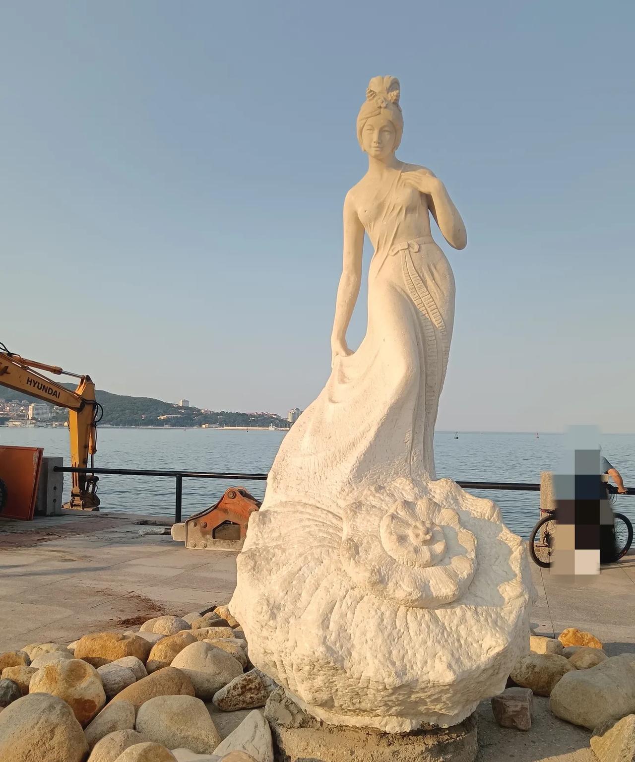 仔细一查吓一跳，威海幸福公园的“海螺姑娘”雕像已经有39年的历史了，到今年9月3