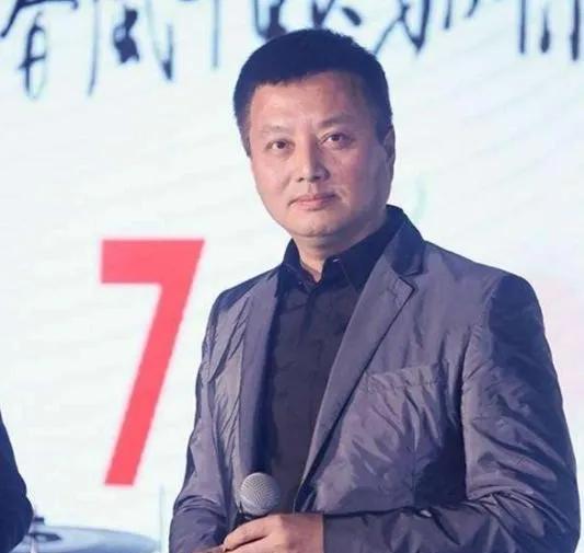 这是今天娱乐圈最炸裂的瓜！
2月25日，有媒体曝光大瓜，某一线导演强奸知名女星，