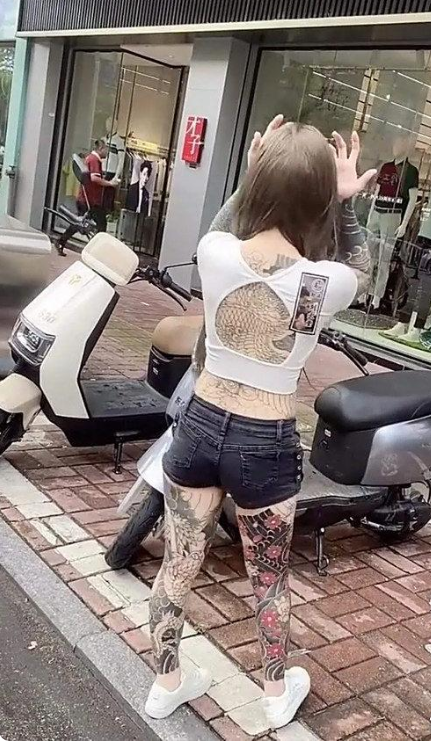 纹成这样还能嫁得出去吗

