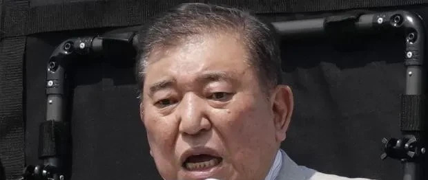 日本首相突然批中国











---











天呐！日