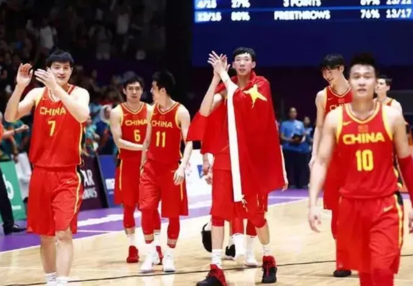 男篮亚洲杯十六支参赛队伍实力最新排名：
1.澳大利亚。2.日本。3.新西兰。4.