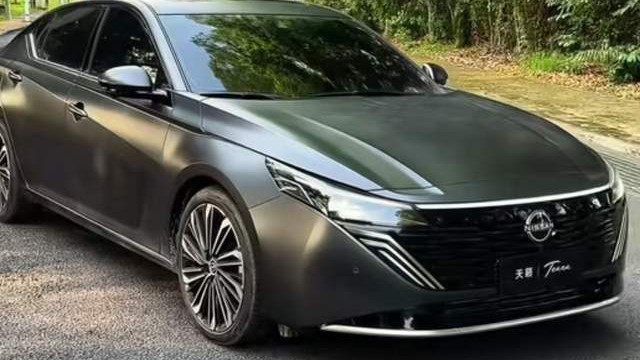 新款天籁PLUS：外观变年轻，车长4920毫米，2.0T动力，能否被接受