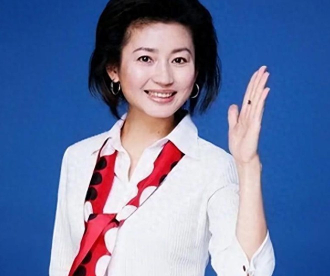王小丫是一个为数不多的优秀主持人之一，深受大家的喜欢。
 
为人亲和而又大气，经