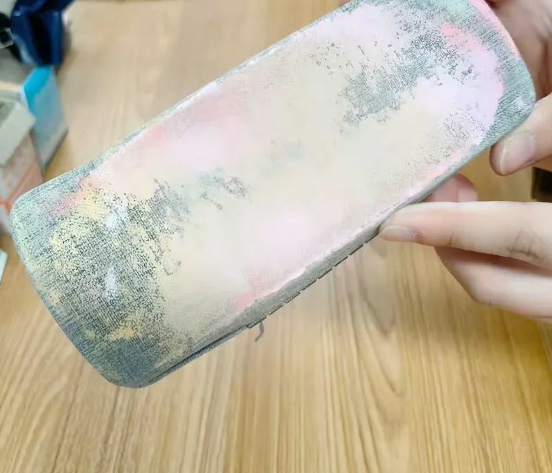 捡到的眼镜盒不要放讲台上
