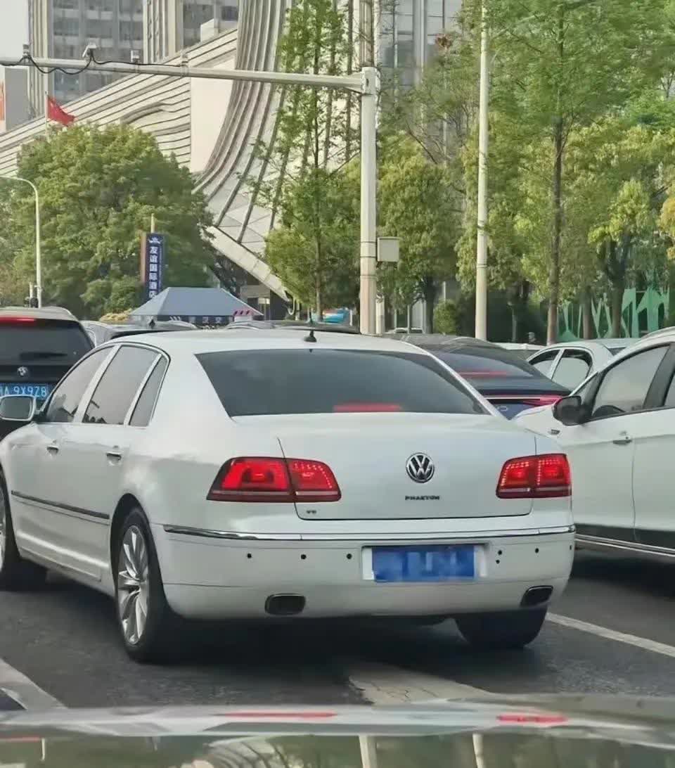 这是哪一年的帕萨特，有点好看。