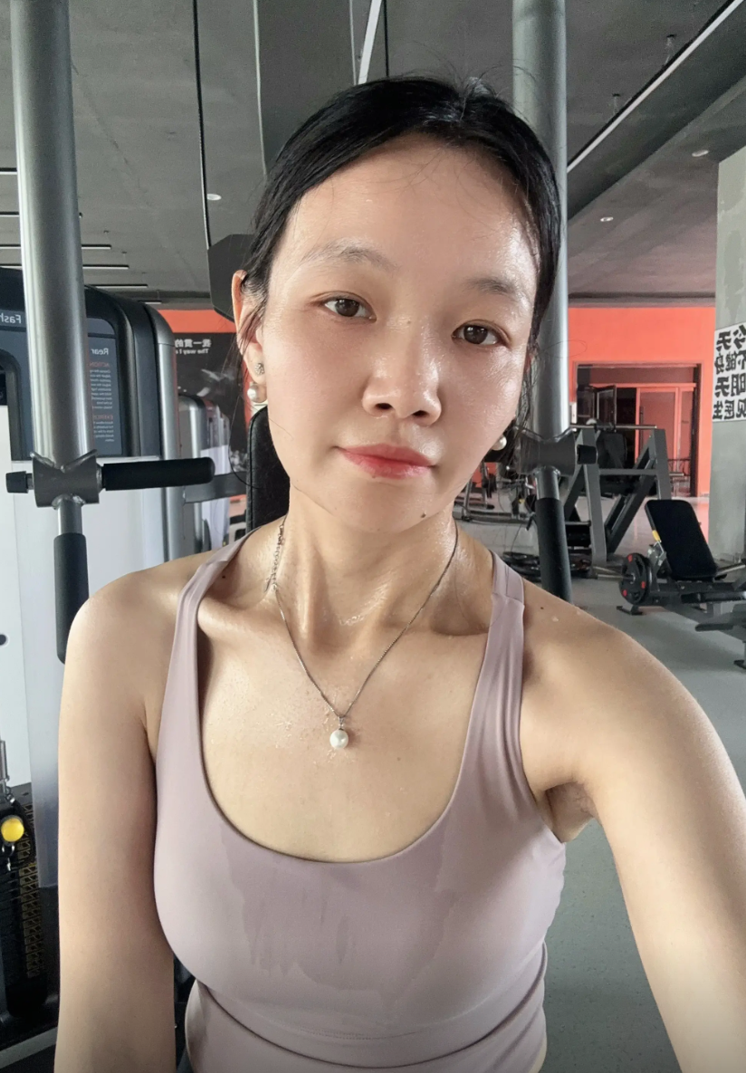 不明白她为什么那么爱健身！