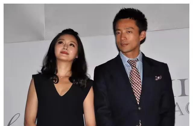 有消息称，信义豪宅已启动拍卖程序，出现了一个神秘人物，他甩出8000万的保证金竞