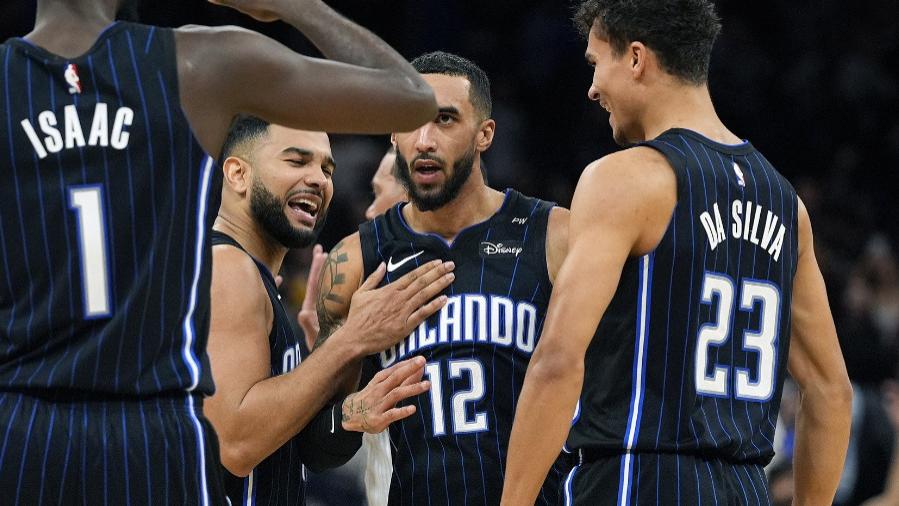 火箭险胜魔术 大部分时间被魔术压制 火箭逆转比赛的关键在哪里