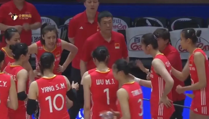不要怨中国女排第四局4个赛点没有拿下就指责主教练赵勇水平太差。人家土耳其第三局领