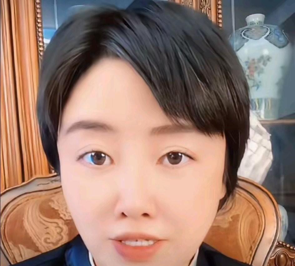 没有用的，
你叫不醒一个装睡的人。
一个看重自己利益高于一切的人。
一个从来不知