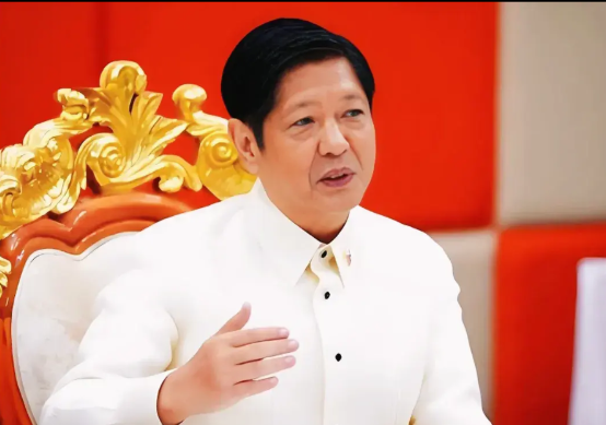 快讯！小马科斯简直是昏了头
小马科斯原本能够稳坐高位数十年，凭借大家族的雄厚势力