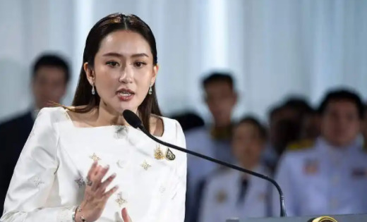 泰国总理出事了，延期申辩求生











泰国总理佩通坦现在是火烧眉毛
