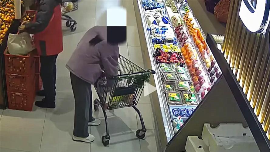 这是一种心理疾病，女子做法务工作收入不低，却多次从超市偷车厘子，已被刑拘