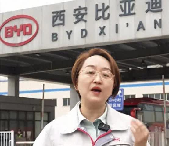 说说方程豹钛3后驱版交付情况。
这款车，4月16号上市，定位纯电紧凑型SUV，
