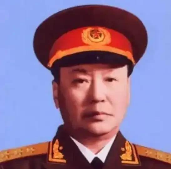 1955年大授衔时，一位蒙古族将领被评为上将军衔，这让很多人不服气，他没参加过红