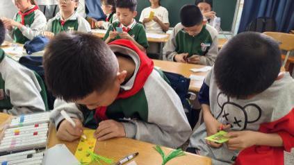 中小学生成式人工智能应用指南发布，规范创新双轨并行