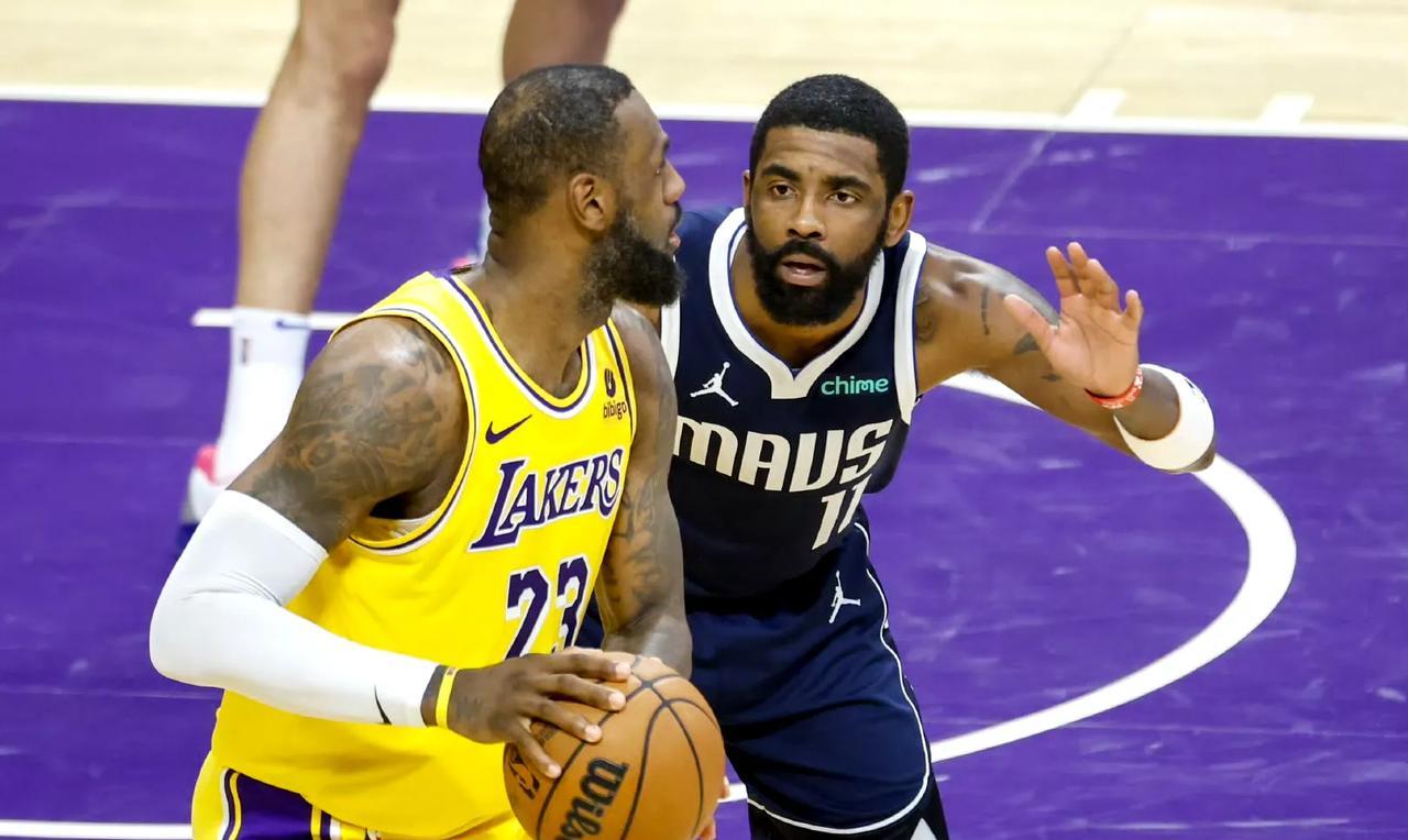 根据美媒最新消息：比尔与太阳买断后，加盟快船！詹姆斯成为了NBA目前唯一拥有交易