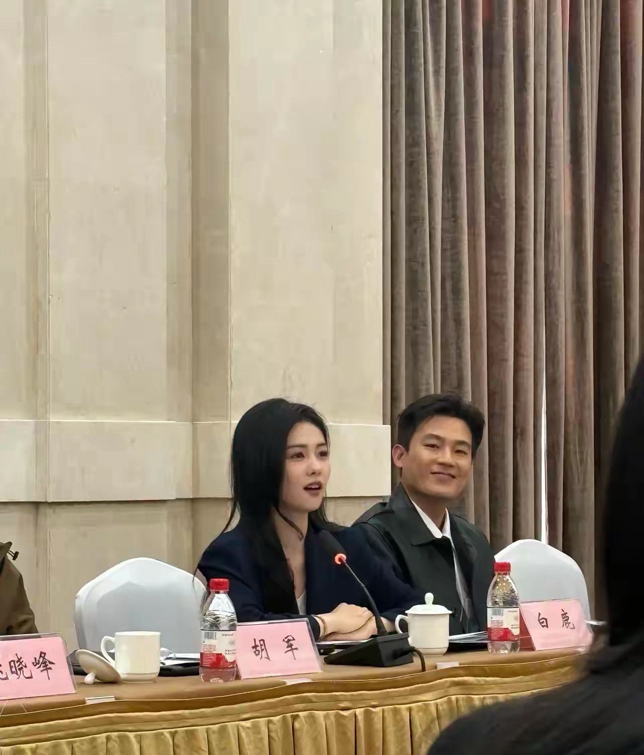 这女生叫什么来着？好漂亮呀。