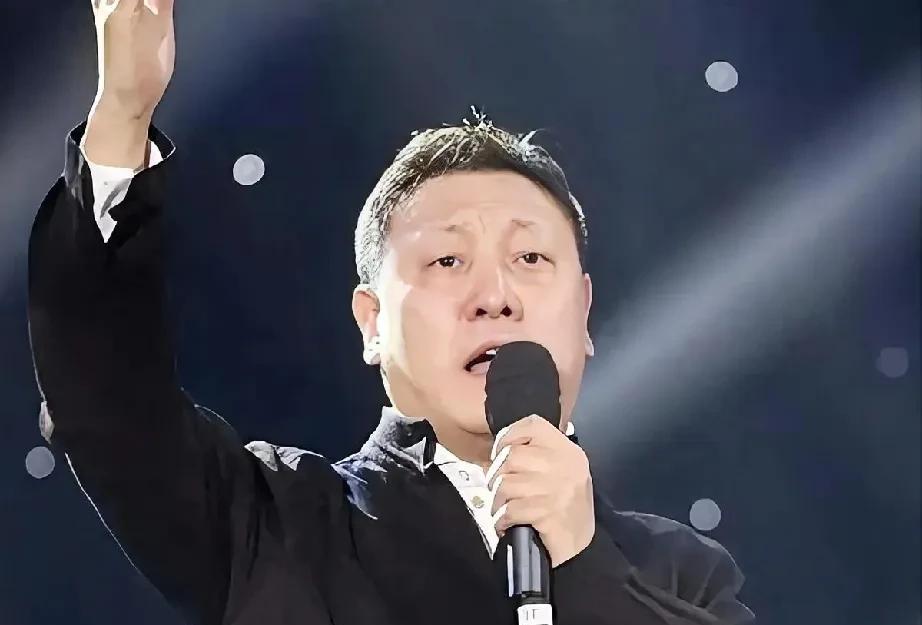 歌手韩磊陷入“出轨致女生怀孕”风波，女方称获百万元补偿未兑现，韩磊方已报警。
近