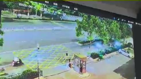 江西上饶男子遇交警查岗后高空坠落，治疗两月未清醒，相关争议待解