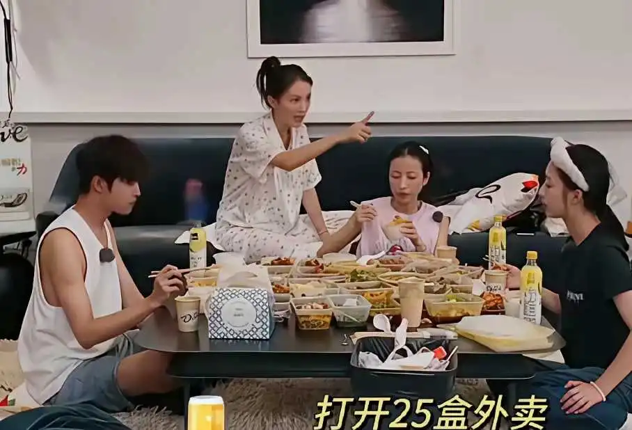 自助餐我都没一次吃过25道菜。。
