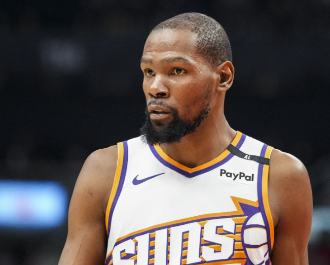 杜兰特最近的话有两个人听进去了 ，但是有一个人下半场又给忘记了。第一个听进去的人