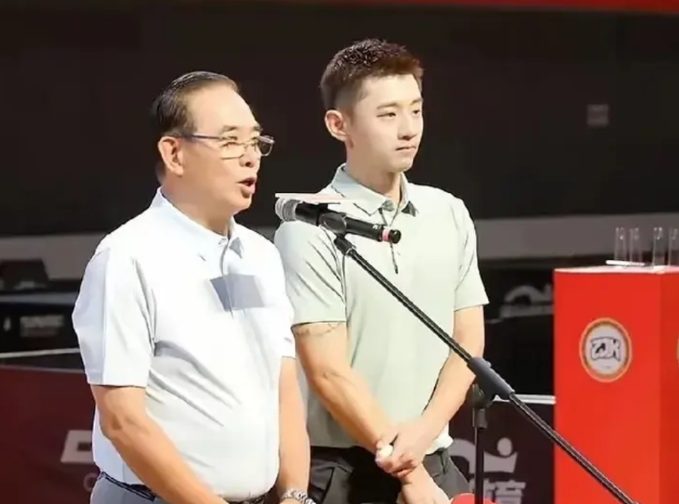 张继科杯乒乓球比赛，为何能请来蔡振华？

2004年张继科因为打牌被刘国梁逮住了