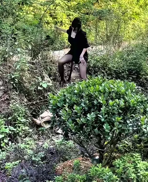 这小姐姐是干啥去了呀？