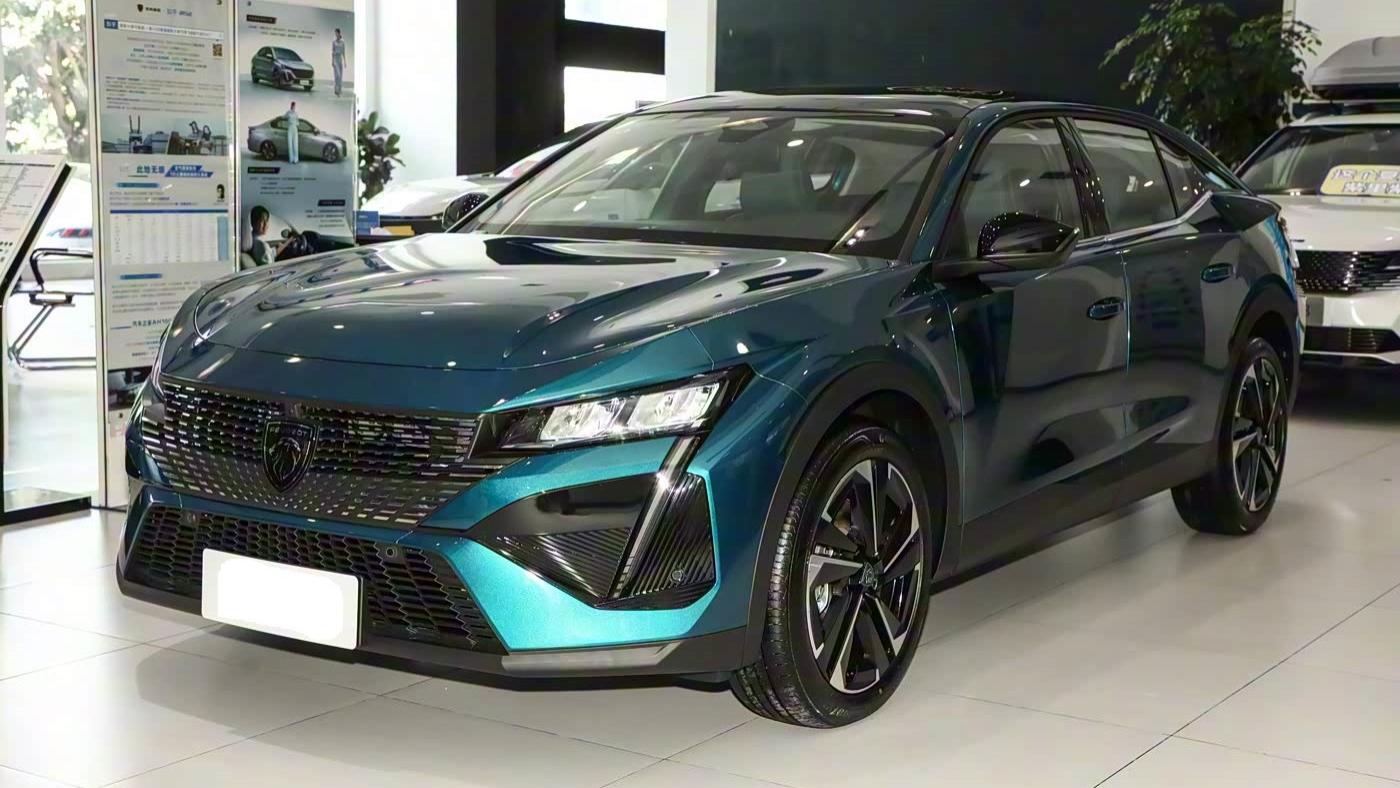 法系跨界轿跑新选择！运动套件加持，动感十足，搭载1.6T+爱信8AT