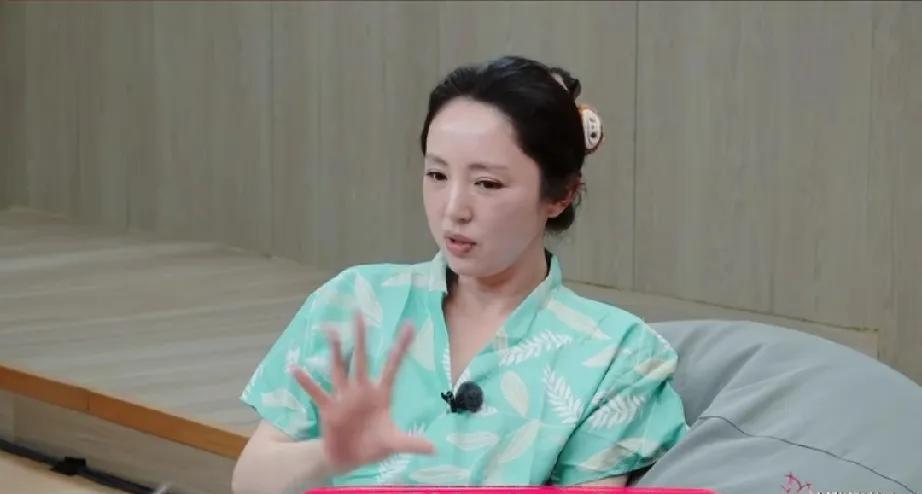 董璇爆料
聊起张维伊，董璇说:“我们俩其实有一段时间都不好了，就是那个分开了，后