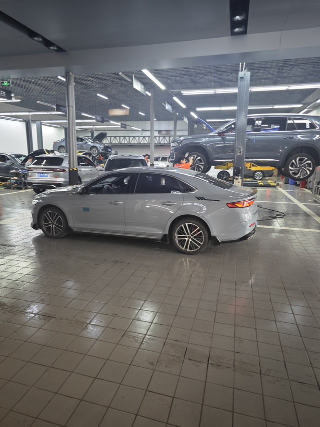 星瑞二保了你猜花了多少钱
开到现在有一万一千公里了，没工作后，平时用车不怎么多，