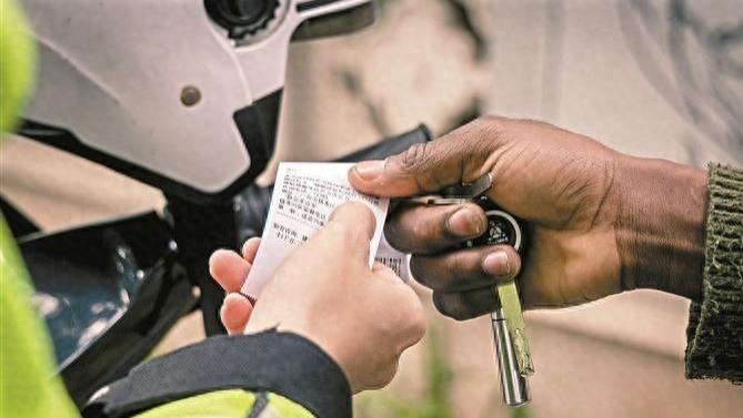 电动自行车治理困境：科技，安全，还有人们的生活