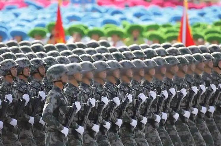 日本慌了！西方更瞒不住了！当中国宣布用85种语言向全球转播纪念大会与阅兵盛况，总