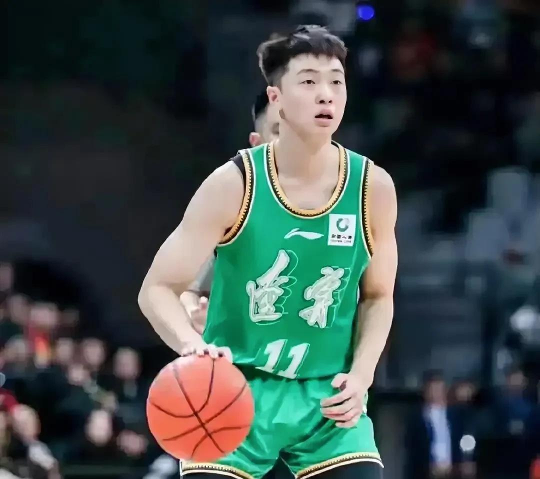 张俊豪在乌戈的调教下进步明显，发挥愈发稳定，建议杨鸣下赛季多给小豪点机会。
全运