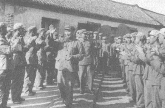 他从副司令调部长，自认为老资格，后发现下属单位与他平级的不少
【1970年12月