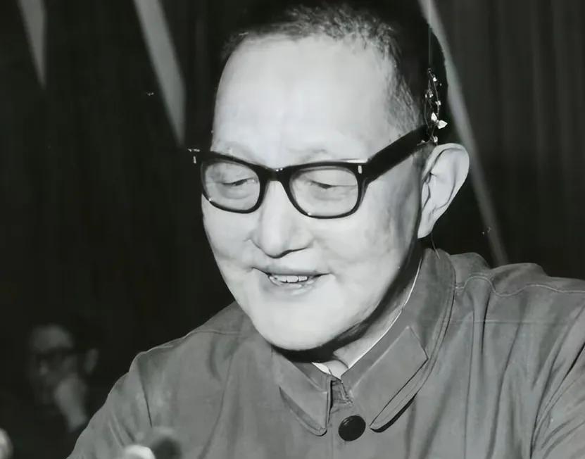 1952年10月28日，洪学智收到急电：“30日拂晓前，必须把2万枚手榴弹送到1