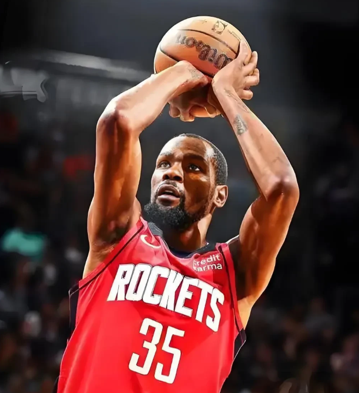 NBA官网已经评选出联盟前七的球员名单，火箭队超级巨星凯文·杜兰特榜上有名。
