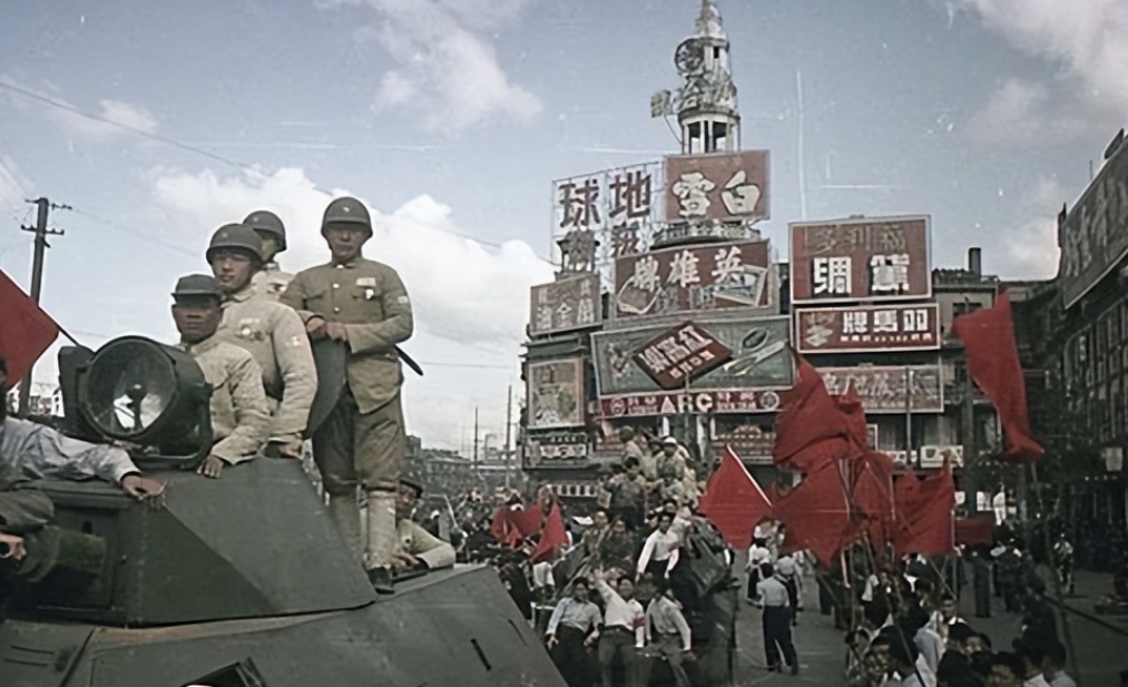 解放上海受阻，陈毅听到敌方长官的名字后很意外，连忙指示：你们赶快查一人下落，果然