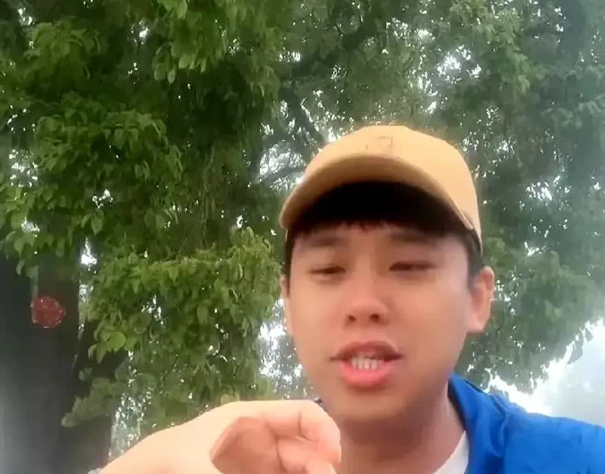 徐妈妈骂葛斯齐是一个鲁蛇loser，也就是垃圾。
起因就是有网友问她，葛斯齐说