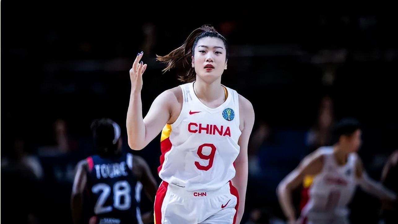 遭遇大麻烦，李梦或被点名，最坏处境退出女篮，王芳该出手