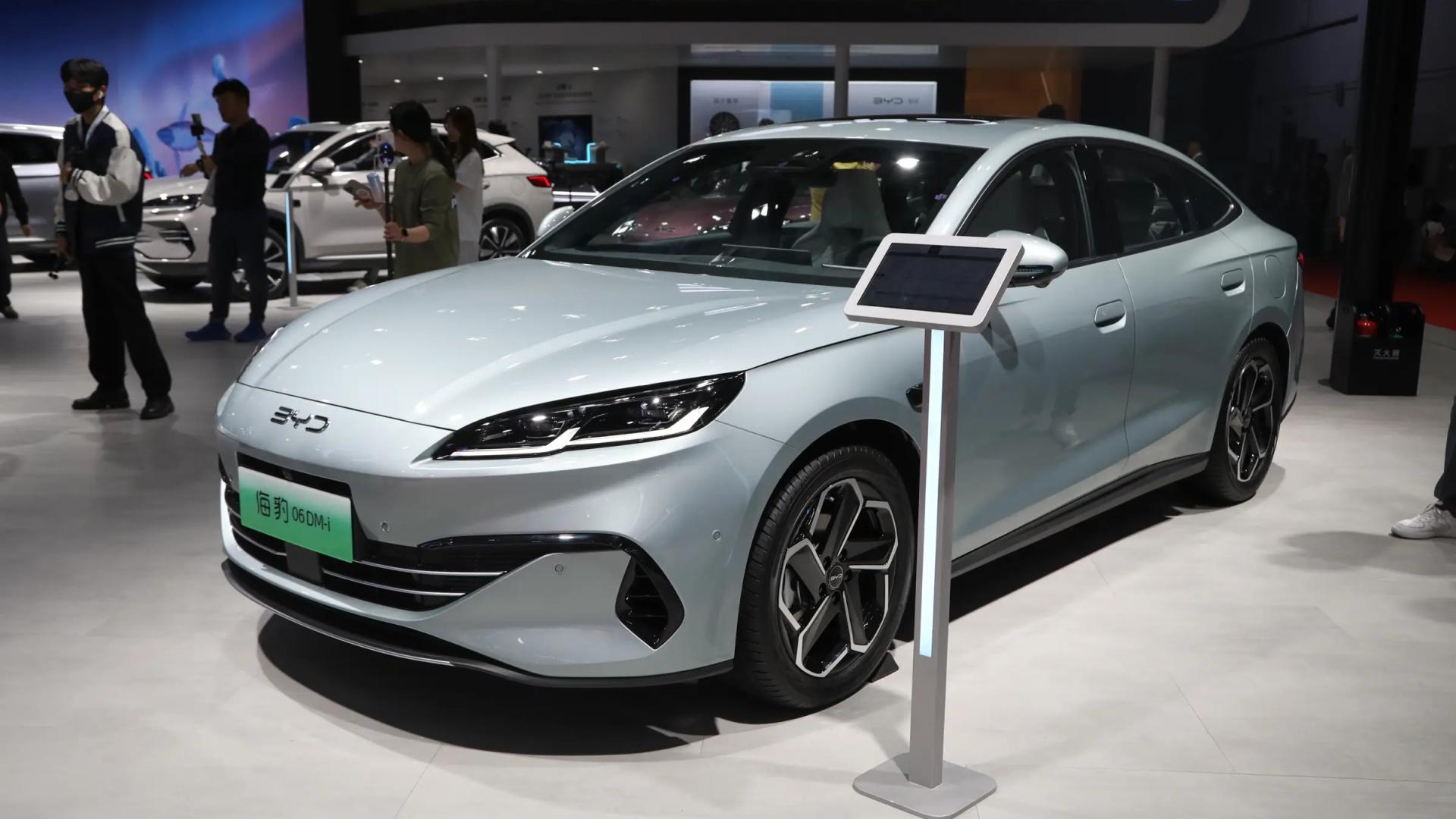 10月车企销量快报！比亚迪44万辆、吉利30万辆、小米4万辆