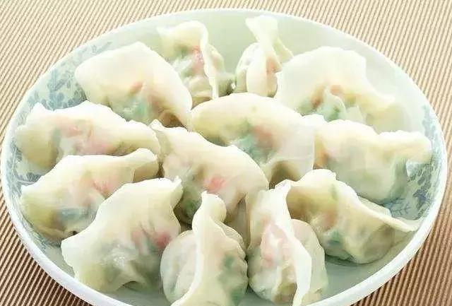 预制菜是一个贯穿了人类发展历程的幽灵般存在，所以那些喊着不吃预制菜的，别费那劲了