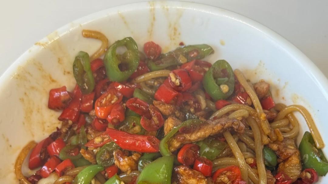 江西瘦肉炒粉：一锅香到邻居敲门的"嗦粉"神器