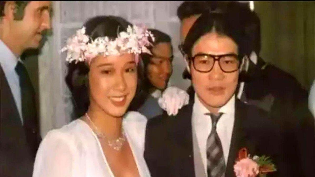 朱玲玲的婚姻选择：豪门背后的情感真相，谁才是霍震霆的白月光？