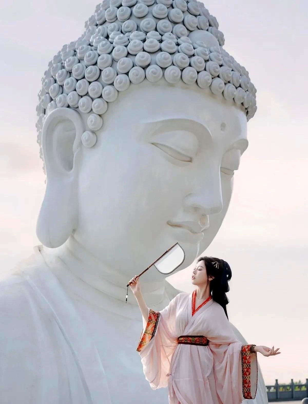 研究易学多年，我发现了一个真相：其实啊，婚外情如果没有第三方进行干预，让其自然发