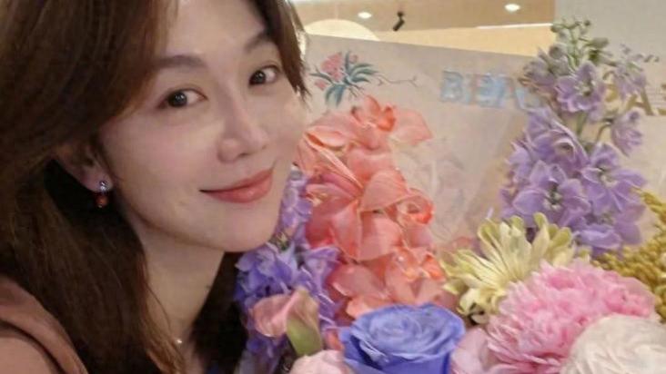 姜妍：曾错爱妈宝男，如今和老公逛超市被偶遇，竟是宋丹丹牵线？