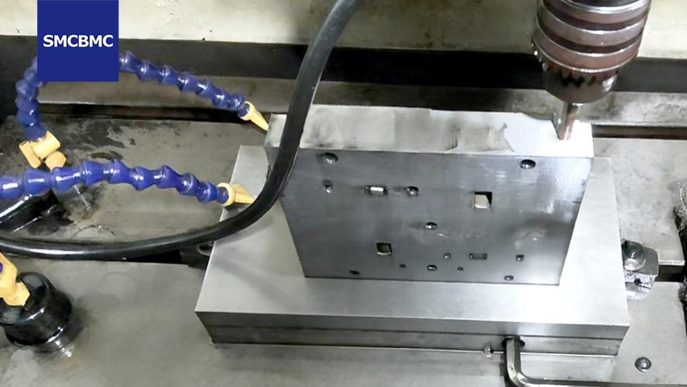 BMC/SMC模具问题排查指南：遇到气孔、烧焦、变形？先检查这两点！